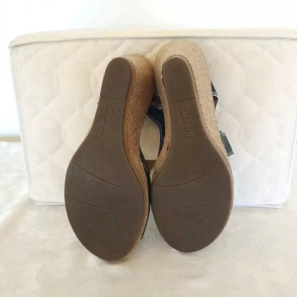 Womens Clarks Leather Wedge Sandals Shoes 10 M Blue Gray Buckle - Picture 12 of 12